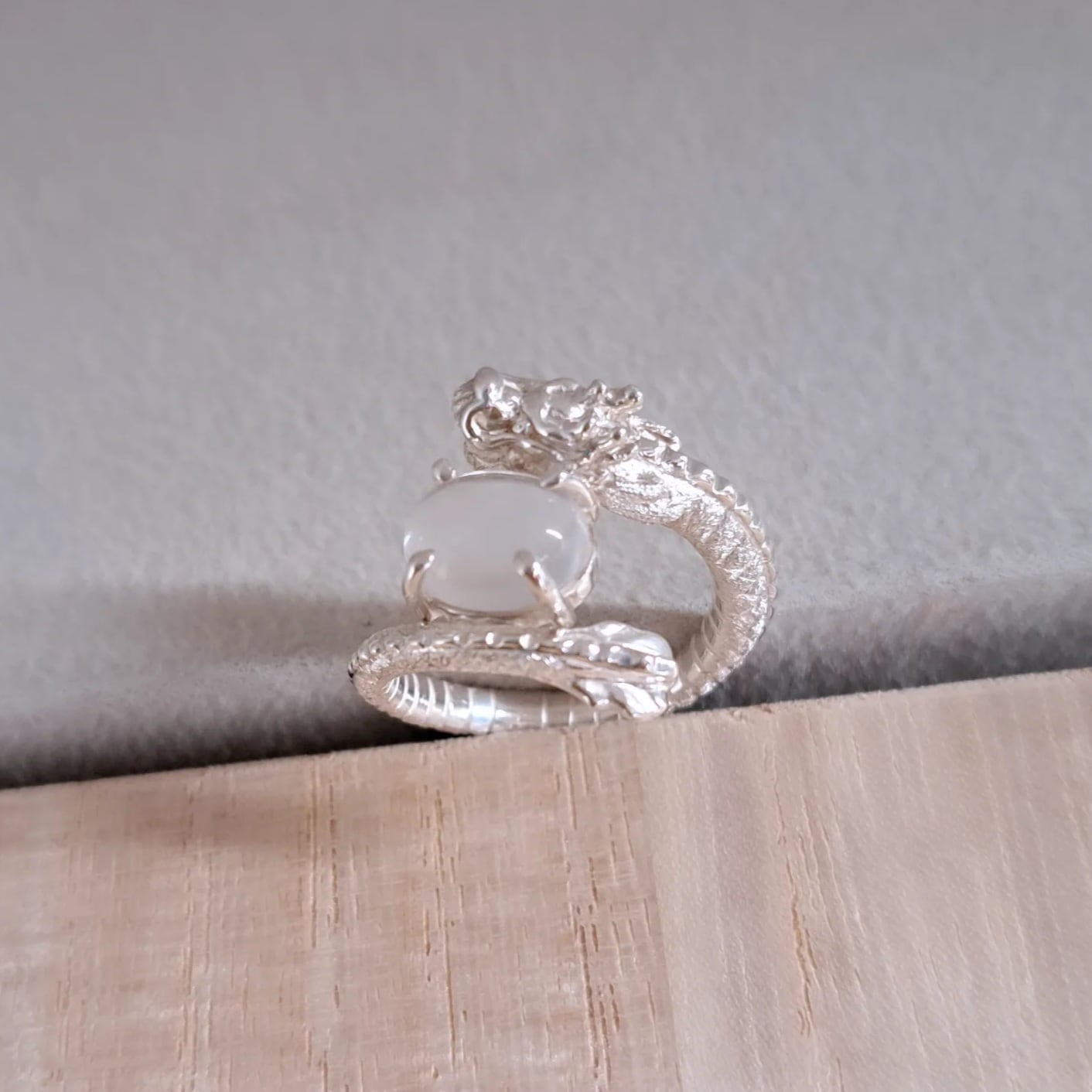 龍と水晶の指輪】 龍リング 龍指輪 龍シルバー 水晶 水晶龍京都 | 京都