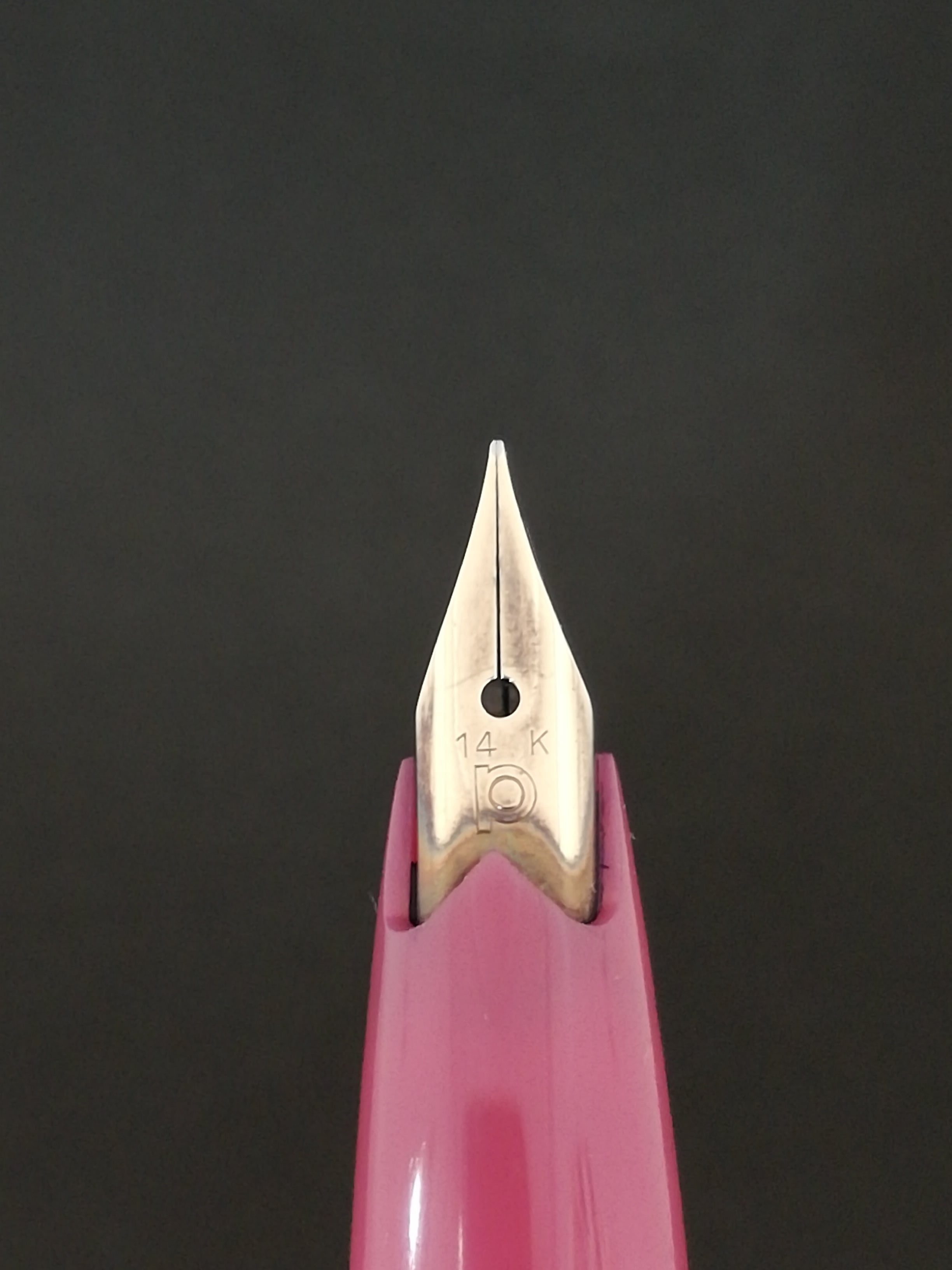 プラチナ PLATINUM 万年筆 ポケット 14K 細字 レトロ クローバー プラチナ PLATINUM 万年筆 ポケット 14K 細字 レトロ クローバーの通販