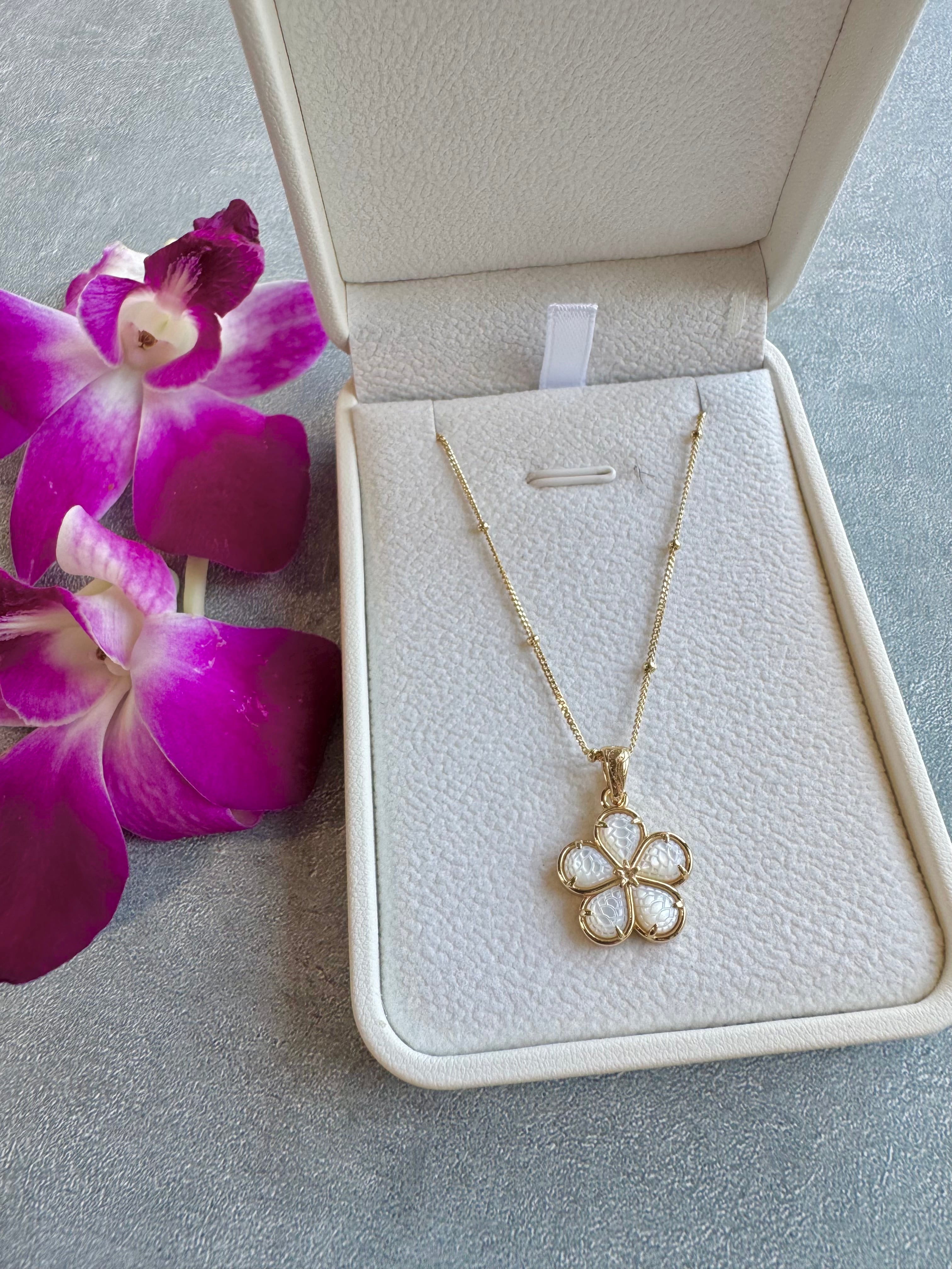 Plumeria shell necklace Hawaiian jewelry(ハワイアンジュエリー