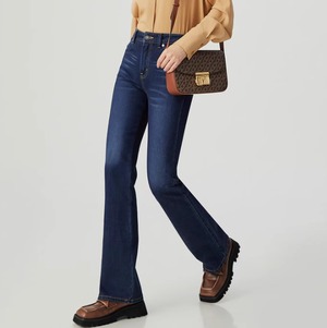 フレアパンツ レディース パンツ ボトムス デニム ロングパンツ デニムパンツ ロング フレア タイト スリム 細身 ブーツカット ポケット ブルーデニム かわいい シンプル カジュアル おしゃれ かっこいい 存在感 かっちり ベーシック アクティブ ナチュラル 無地 春 夏 秋 ロングシーズン お出かけ 旅行 公園 女子会 休日 ショッピング コンサート ライブ お花見 カフェ 美脚 プチプラ 普段使い 着回し モテ トレンド 流行 インスタ映え XS S M L 小さいサイズ ブラック ブルー