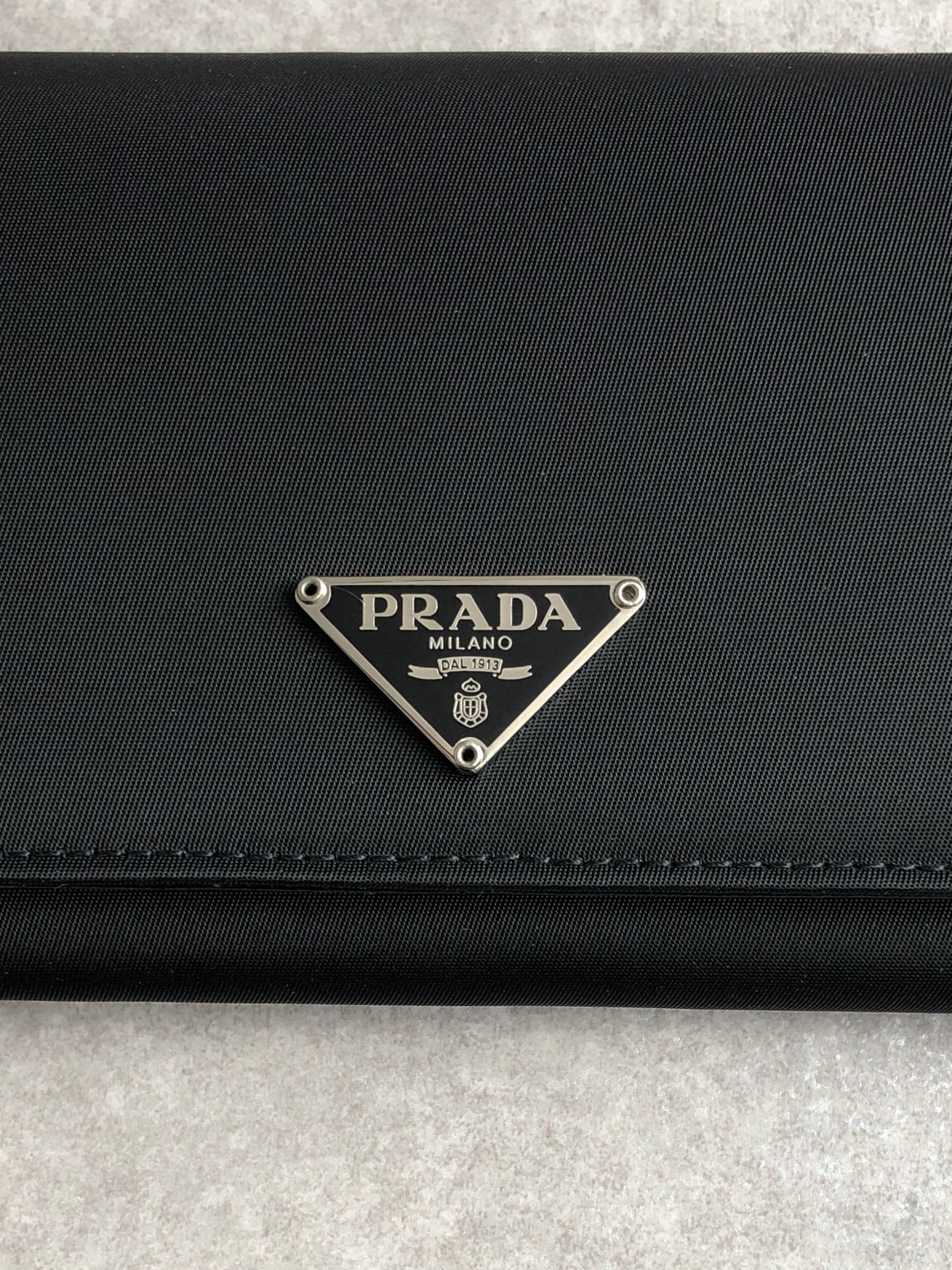 PRADA プラダ 財布 ブラック トライアングルロゴ ナイロン 二つ折り 長