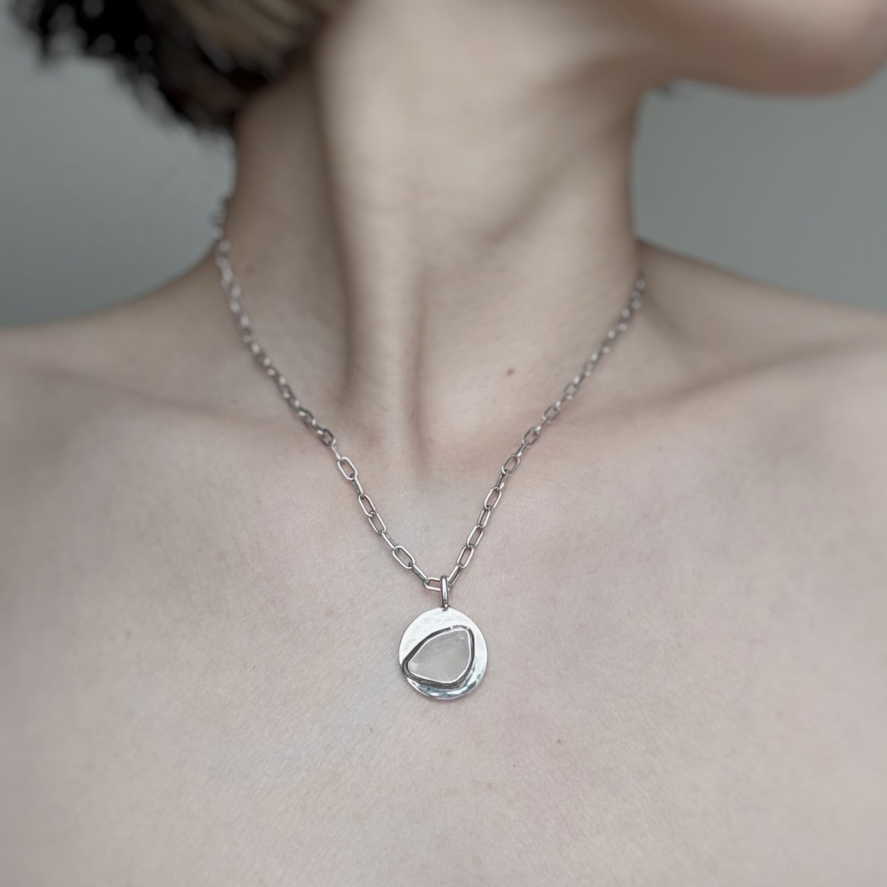Horizon / Sea Glass Pendant Head Round