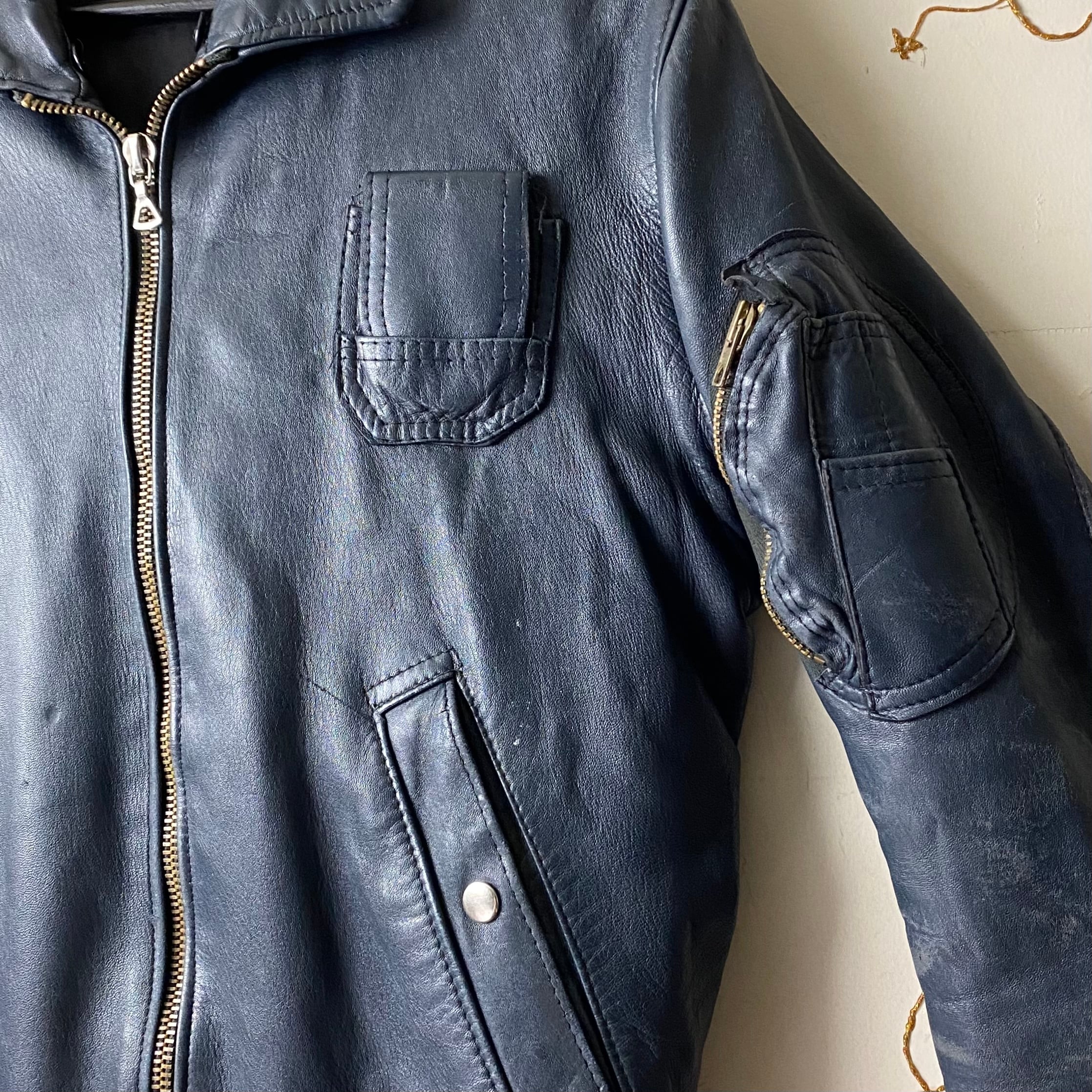 vintage FRENCH AIR FORCE navy color “K6” leather flight jacket