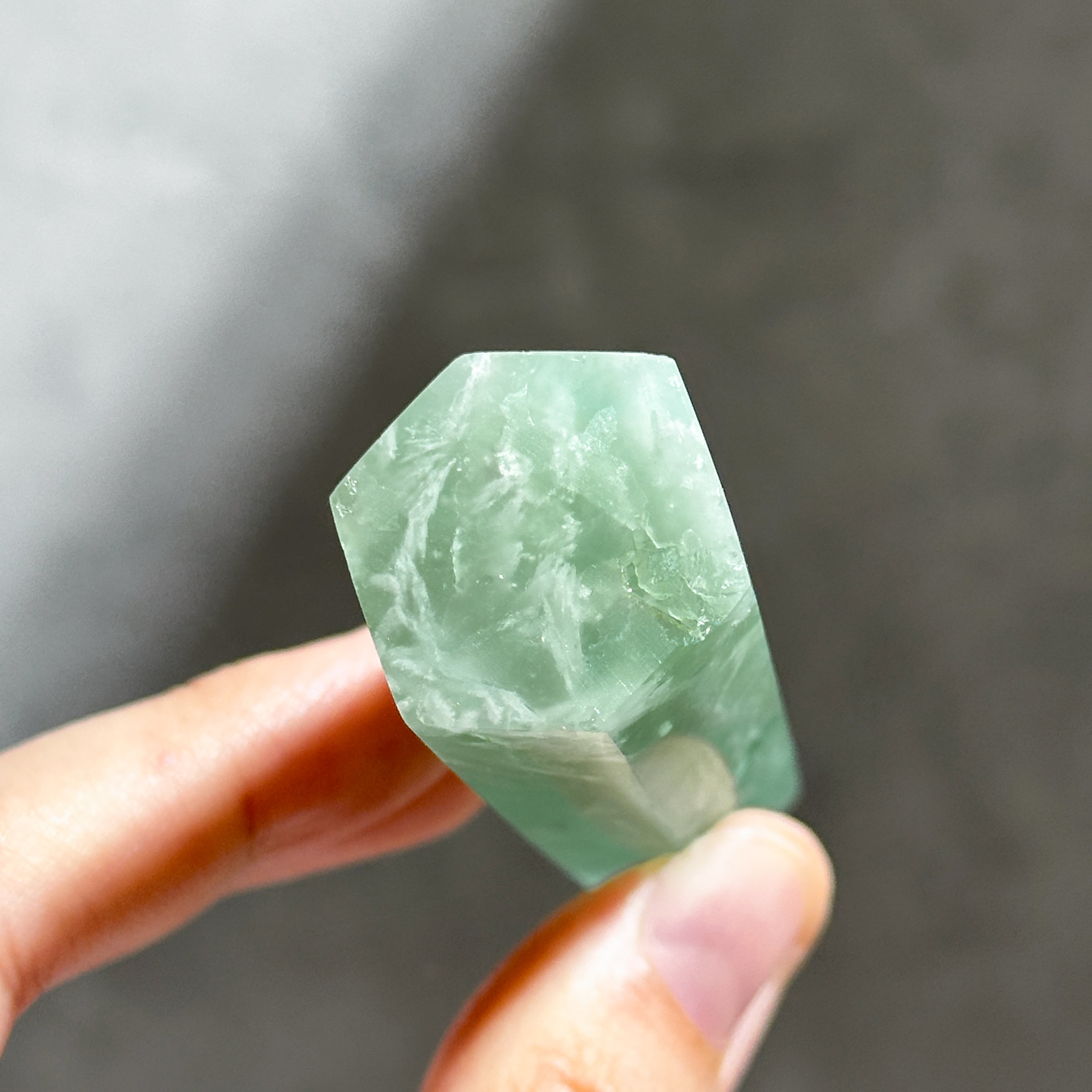 エンジェルフェザーフローライトタワー型71◇ Angel Feather Fluorite