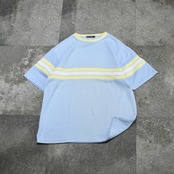 switching design knit tee
