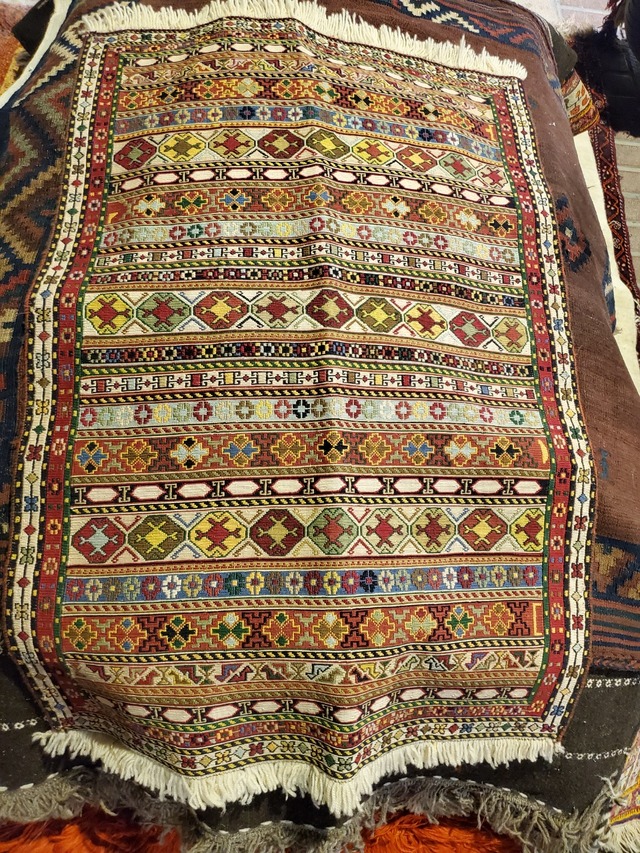 絨毯クエスト40【No.41】Kilim ※現在、こちらの商品はイランに置いてあります。ご希望の方は先ずは在庫のご確認をお願いします。