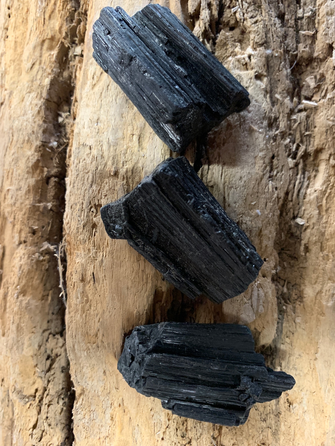 黒トルマリン石