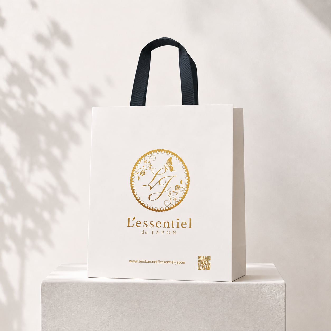【L’essentiel du JAPON】手提げ袋 Lサイズ|ギフトバッグ 紙袋 ショッパー 270×100×320mm ホワイト 白 ゴールドロゴ 大きめサイズ プレゼント ラッピング 贈り物 手土産