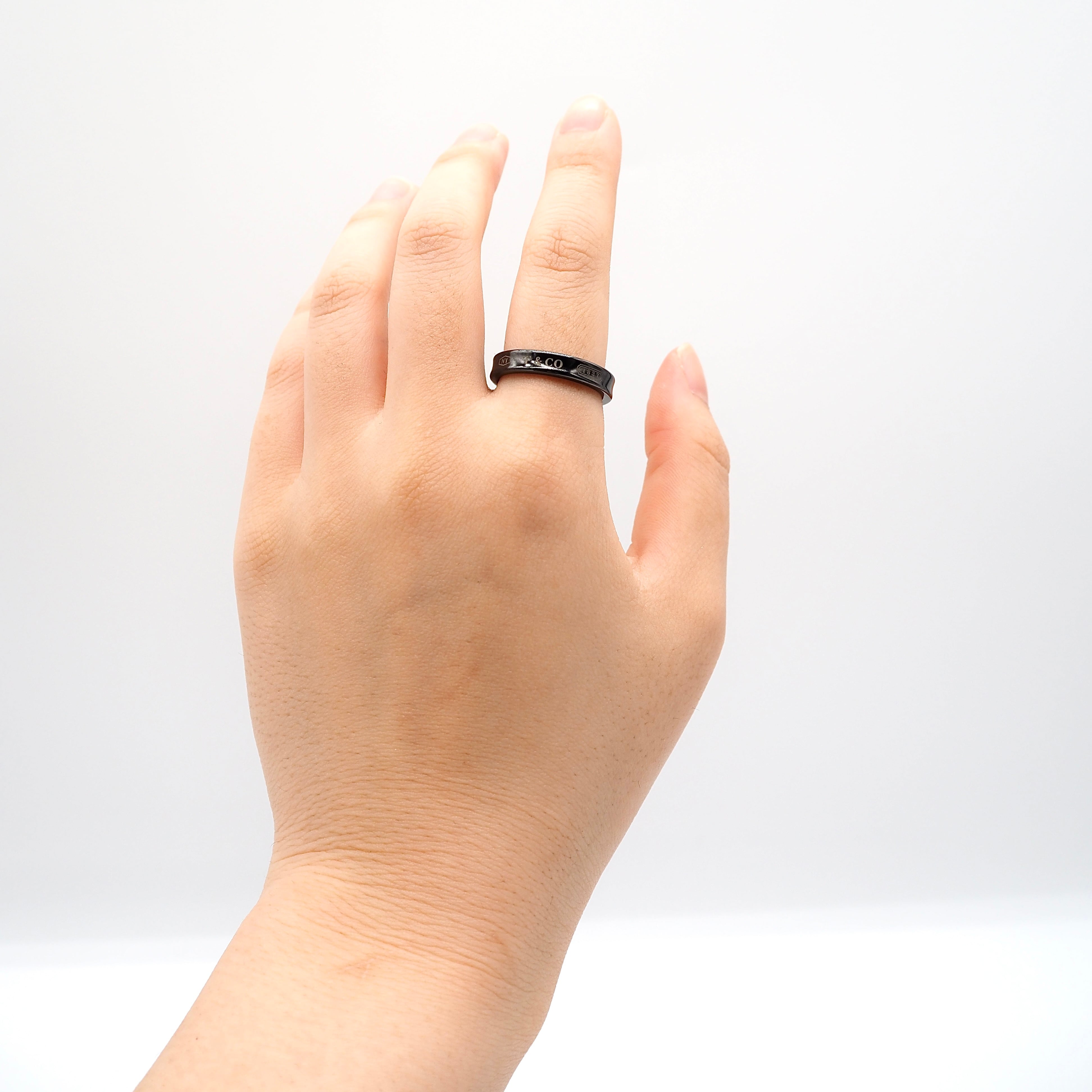 Tiffany&Co. 約17号 ナロー チタン リング ブラックチタン