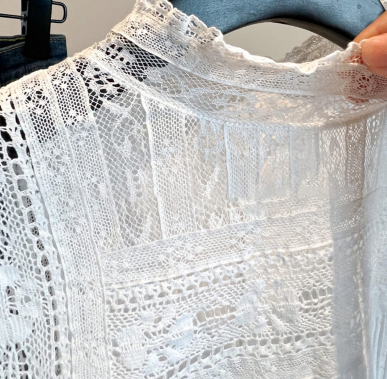 フレンチレトロレース刺繍ブラウス