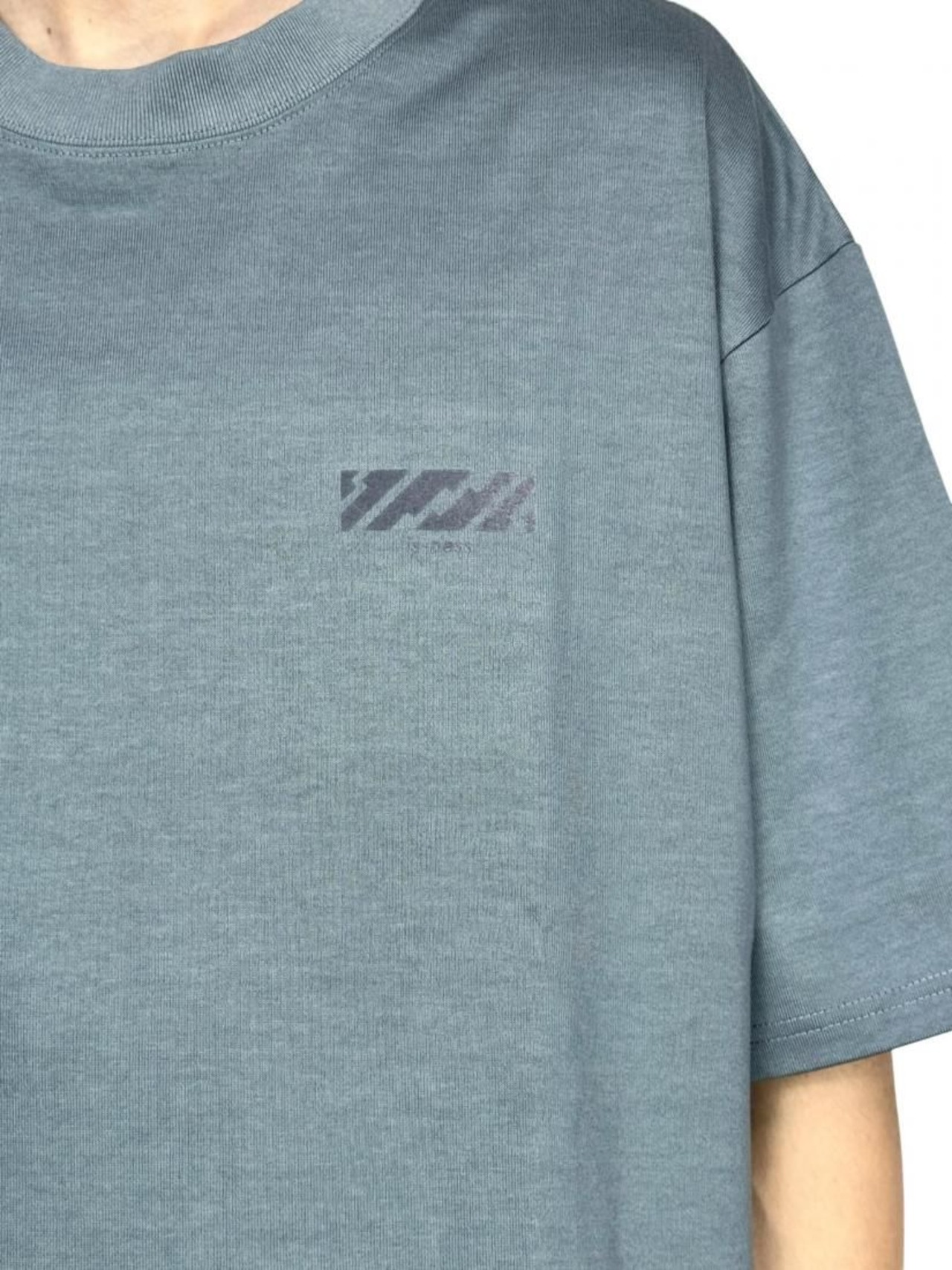 【is-ness】Small Logo T-Shirt
