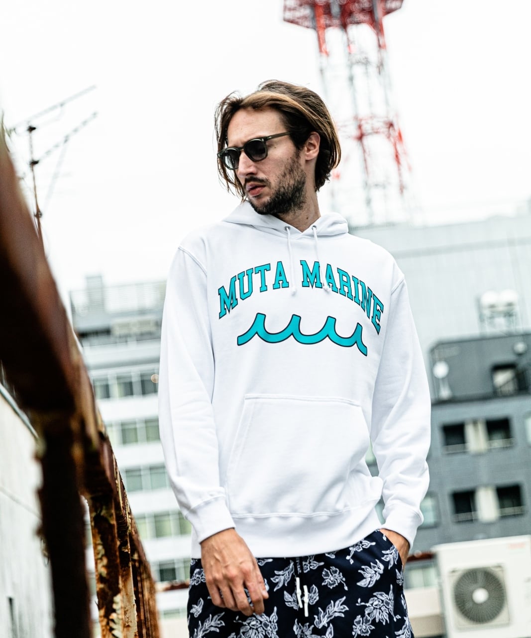 muta MARINE × ACANTHUS カレッジロゴ パーカー | ACANTHUS ONLINE STORE