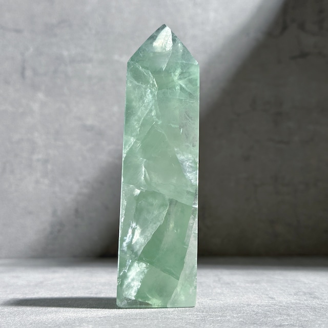 虹◎グリーンフローライト タワー12◇ Green Fluorite ◇天然石・鉱物・パワーストーン