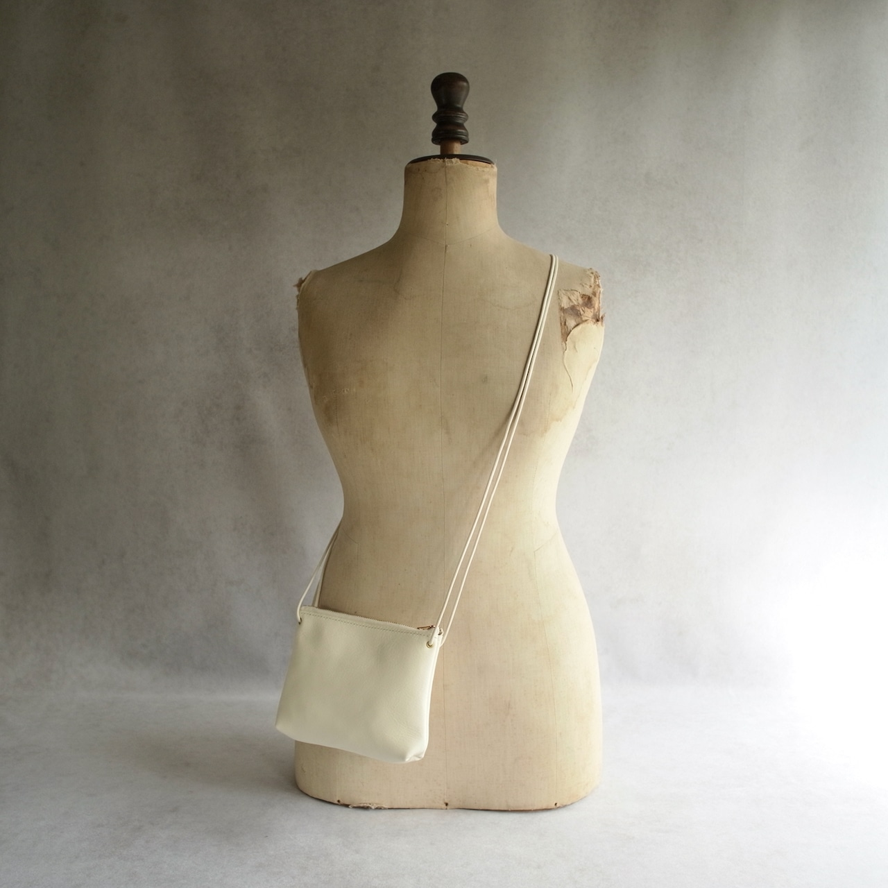 KN POCHETTE 18-01 WHITE