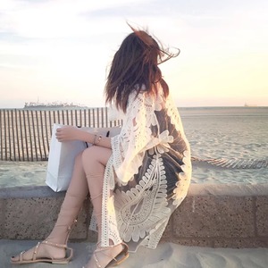 【送料無料】 カーディガン ロングカーディガン 日焼け防止 UV サマーカーディガン ガウン 冷房対策 ロングコート アウター 羽織り ロング 長袖 Vネック フレア Aライン 透け感 ホワイト 薄手生地 かわいい 大人可愛い 綺麗 シンプル カジュアル 大人 上品 おしゃれ お洒落 大人女子 こなれ感 コンサバ 定番アイテム 体型カバー フェミニン ガーリー 花柄 夏 女性 レディース ママ 20代 30代 40代 デート お出かけ 女子会 お呼ばれ お茶会 授業参観 休日 アウトドア 垢抜け