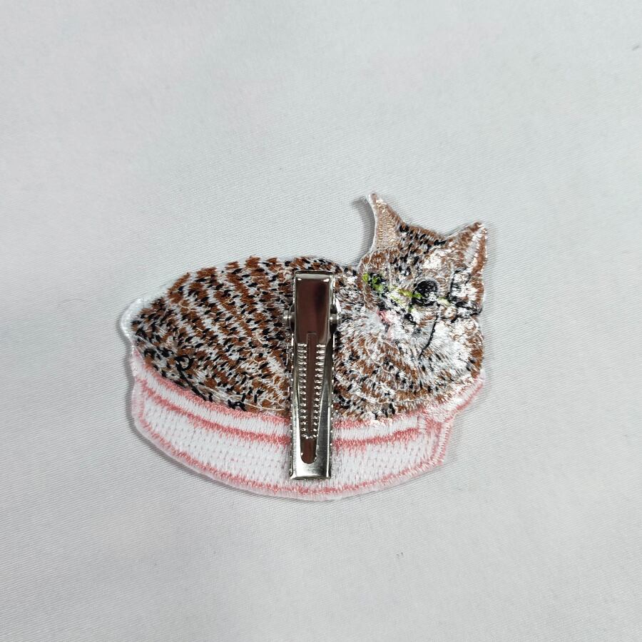 ◇鍋猫の刺繍帯留め飾り | KAORI apparel ◇鍋猫の刺繍帯留め飾り | KAORI apparel