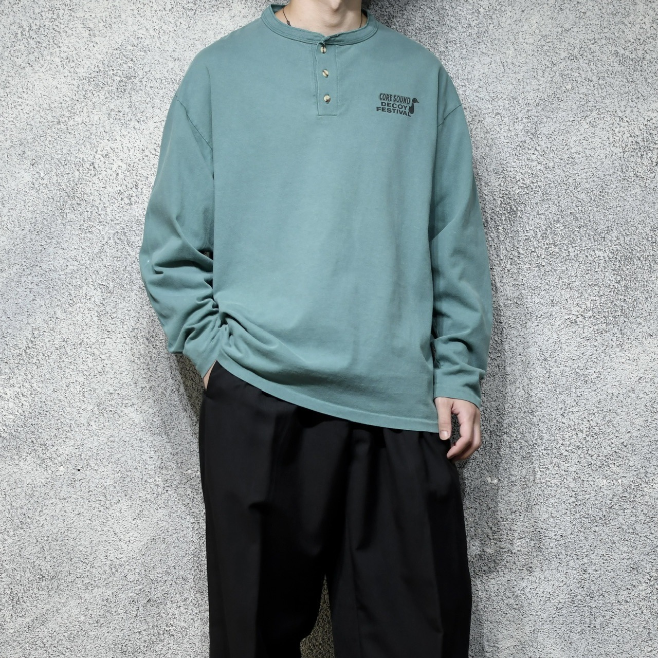 90's Decoy festival henry neck tee