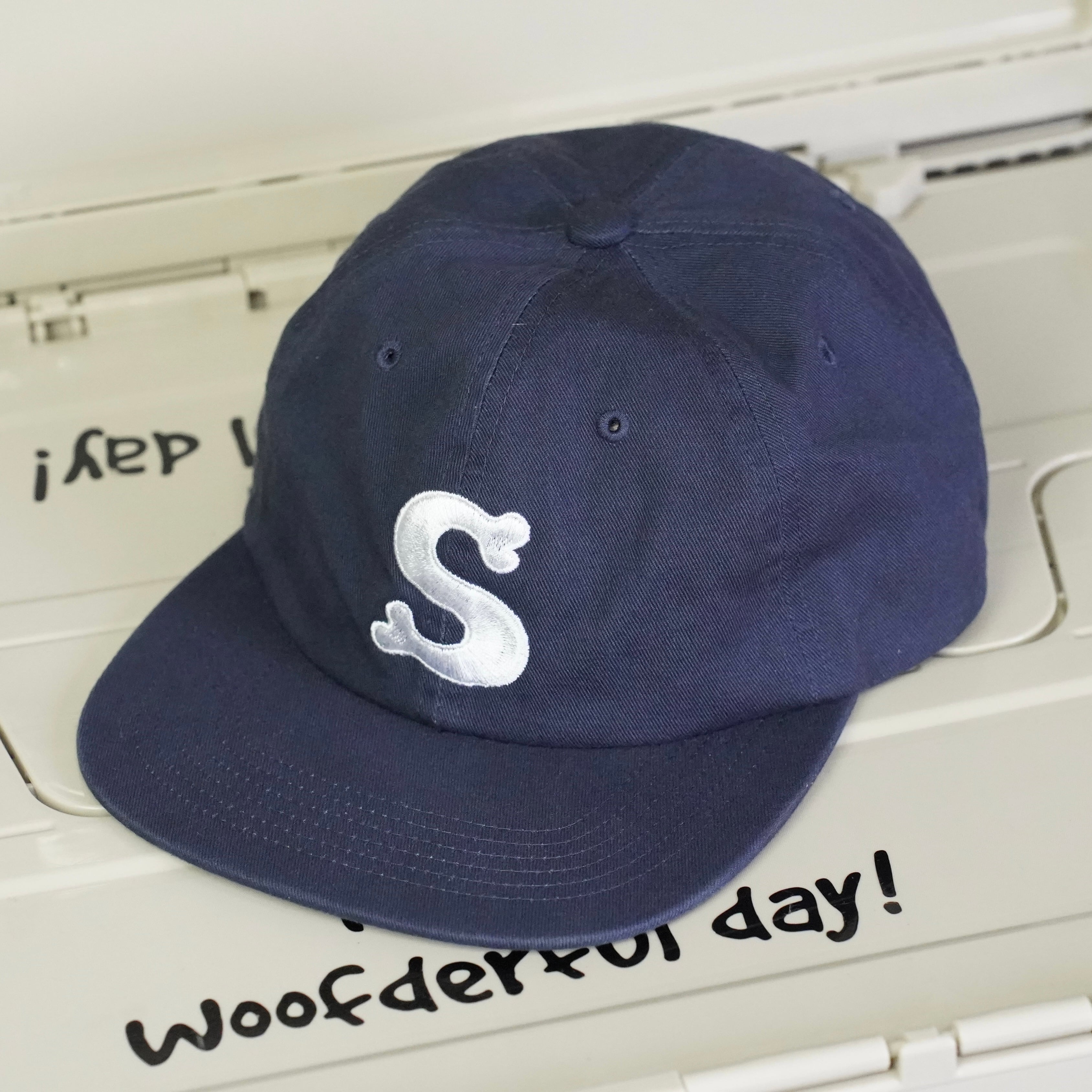 ネイビー】Somewoof アルファベット キャップ | Somewoof official shop