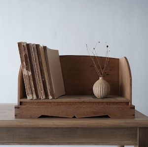 古いブックスタンド