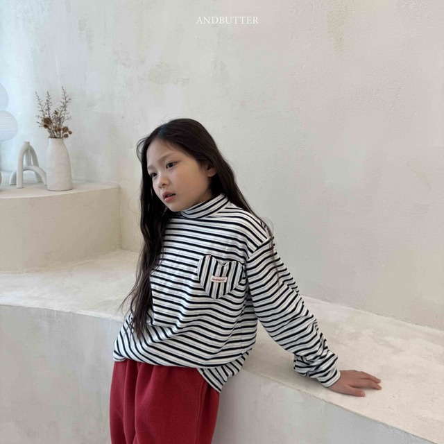 【予約商品】andbutter / Heart Pocket Turtleneck