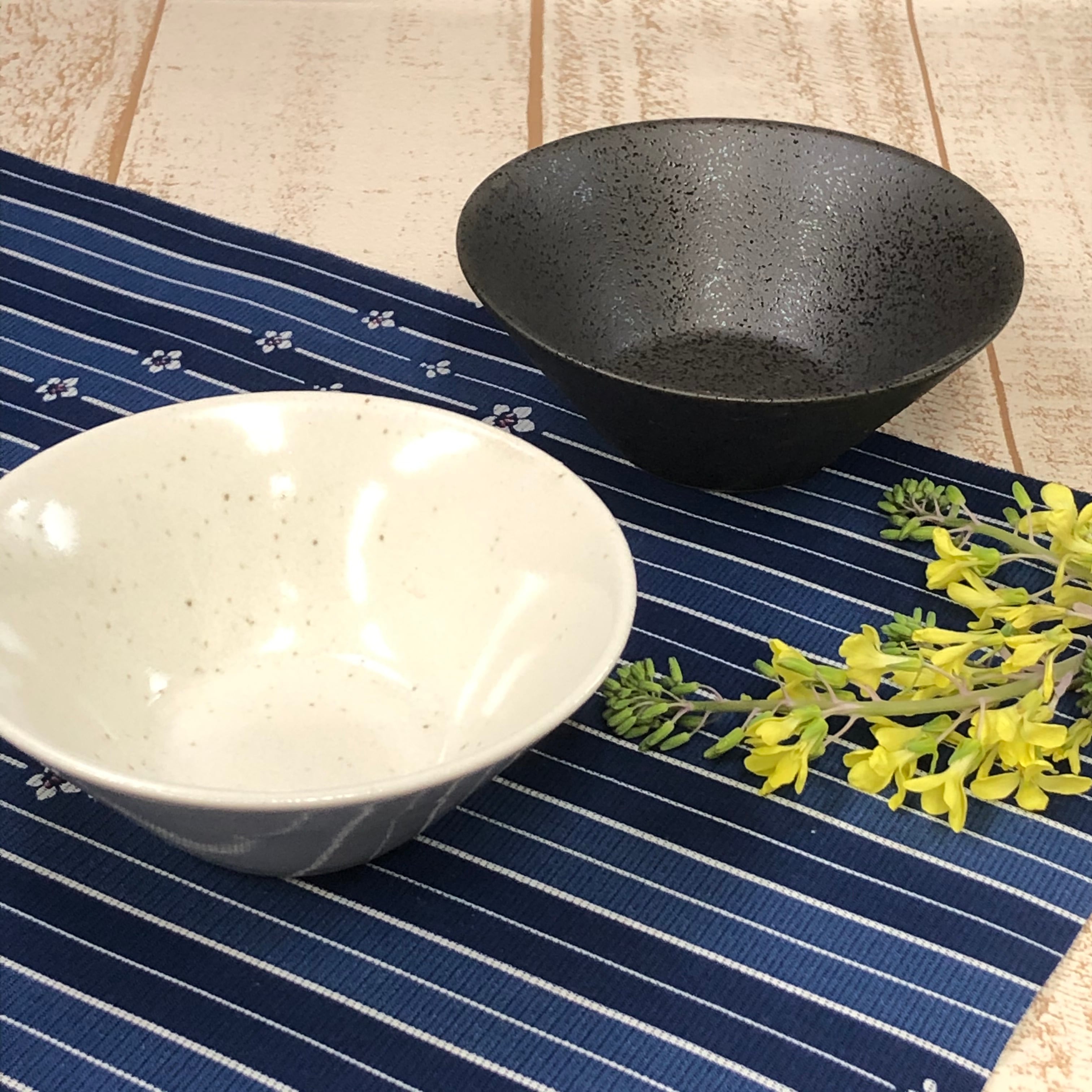 無印良品　小鉢　陶器　茶　黒　h5cm✕φ13cm　各2個 キッチン・食器 無印良品 小鉢 陶器 白 茶 黒 h5cm✕φ13cm 3個