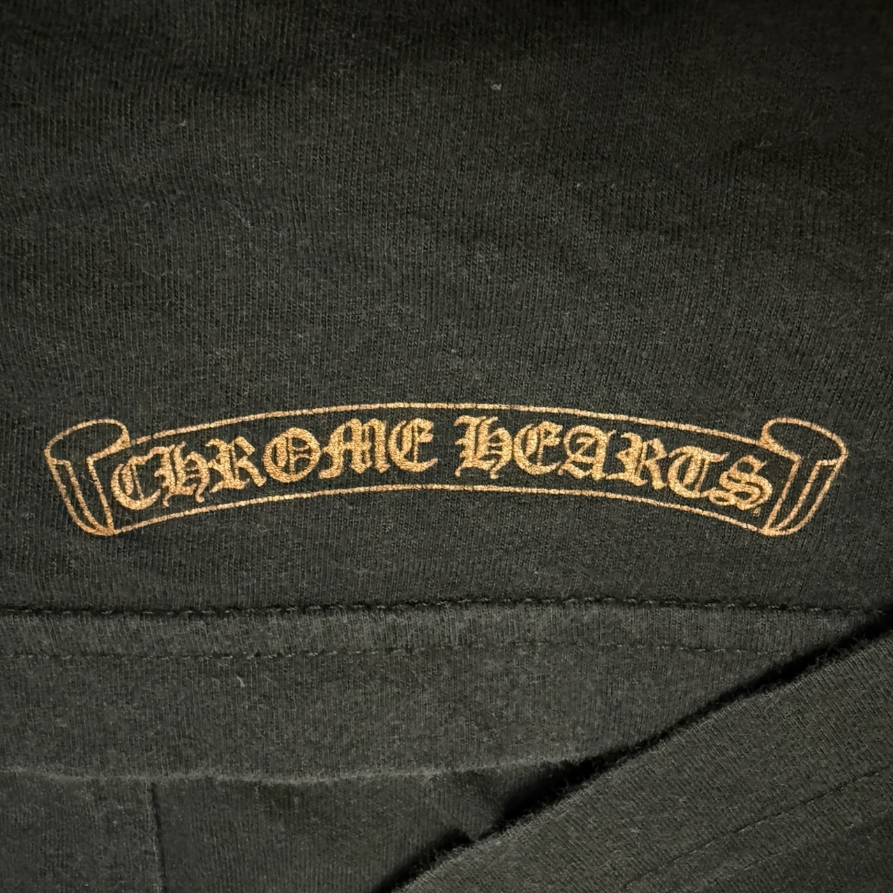 【CHROME HEARTS】クロムハーツ ネックロゴ Tシャツ