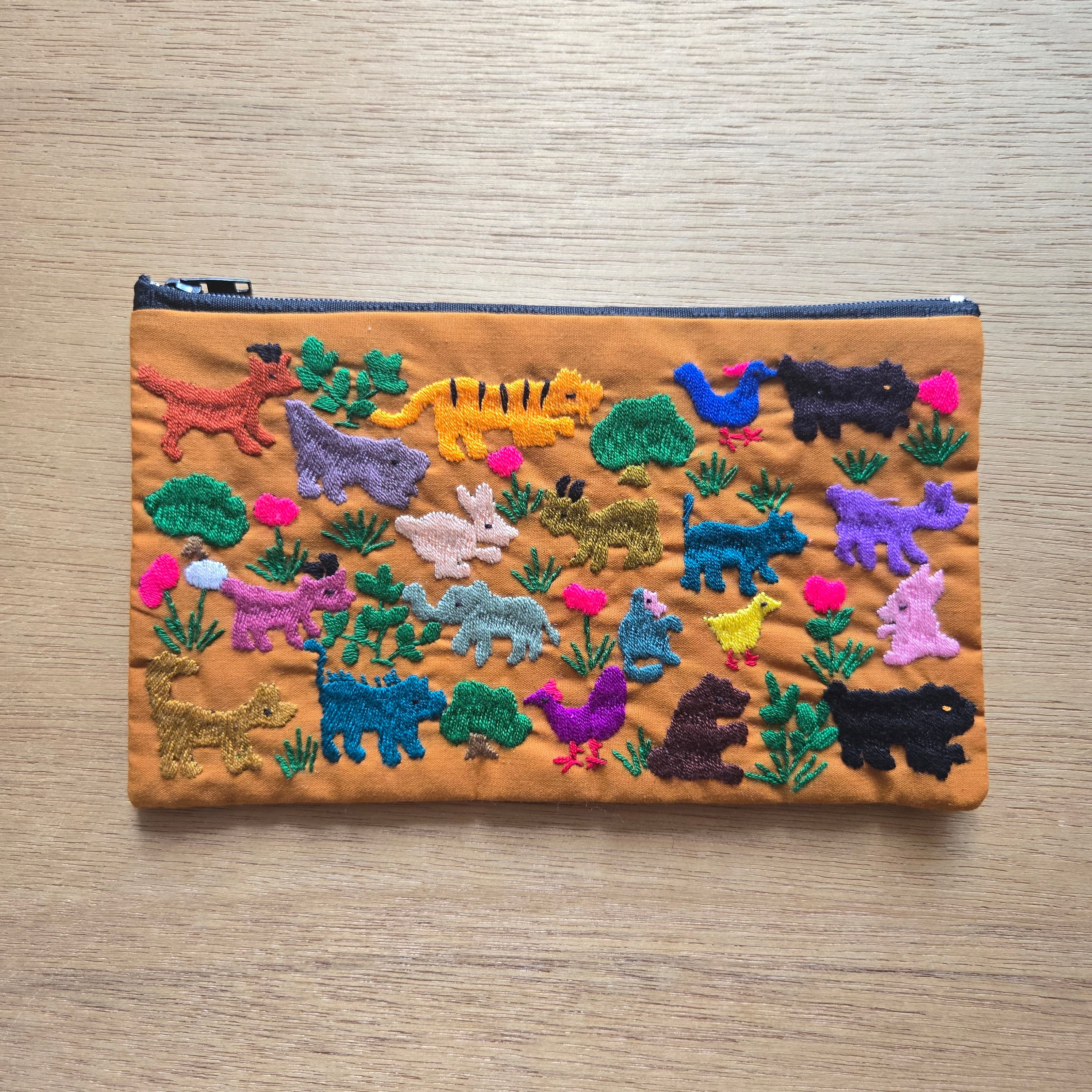 ラオス モン族手刺繍ポーチM | gururi