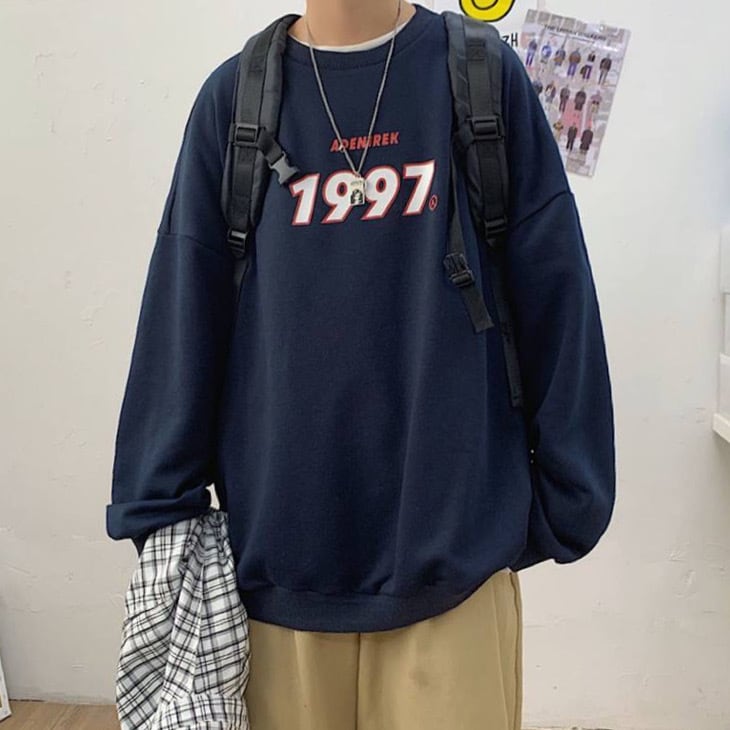 【 1997年 ロゴ スウェット 】 the 90s “1997” design long sleeve black sweatshirt /  90年代柄 昭和レトロ トレーナー スウェット 長袖 黒 肩落ち ドロップショルダー トップス ブラウス レディース ゆったり オーバーサイズ XL  原宿 ...