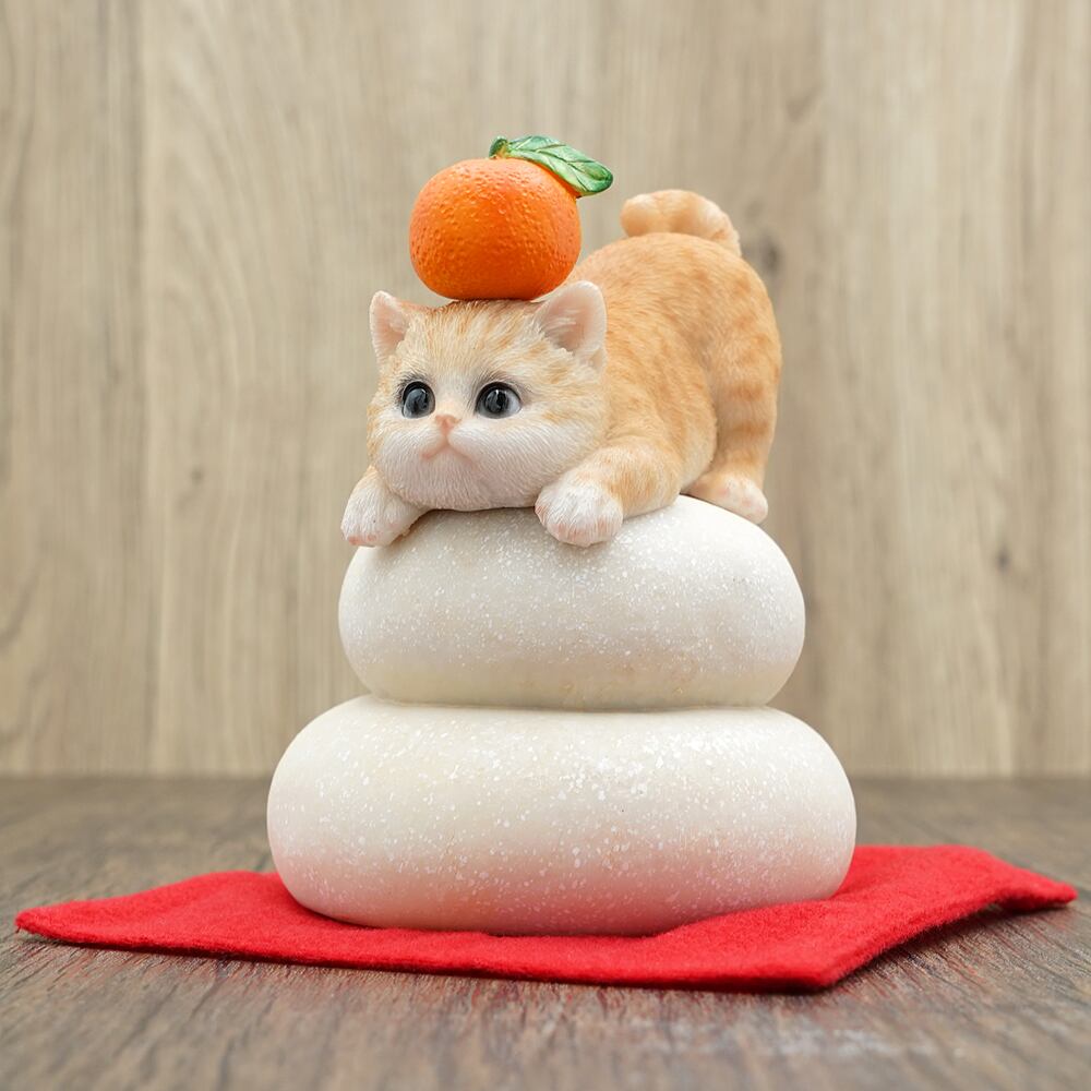 猫オブジェ(鏡餅飾り)茶トラ猫 | マスノヤ衣料品店・マスノヤ猫雑貨店
