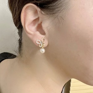 パピヨンピアス