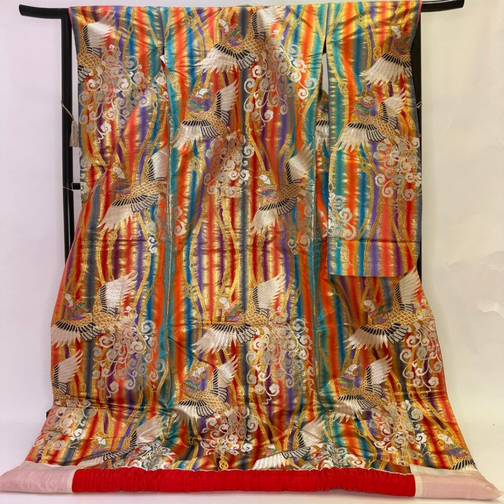 色打掛 正絹 鶴 刺繍 マルチカラー 金 打掛 花嫁衣裳 ポリエステル リサイクル 中古 ブライダル ウエディング 着物 6651