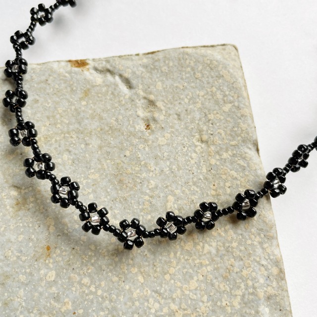 フラワーブラックビーズチョーカー | chiyo 