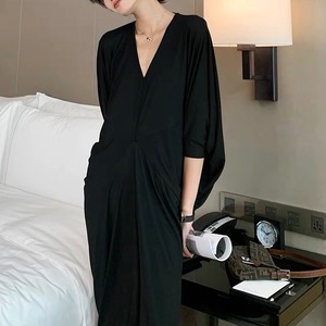 V-neck black dress  501492