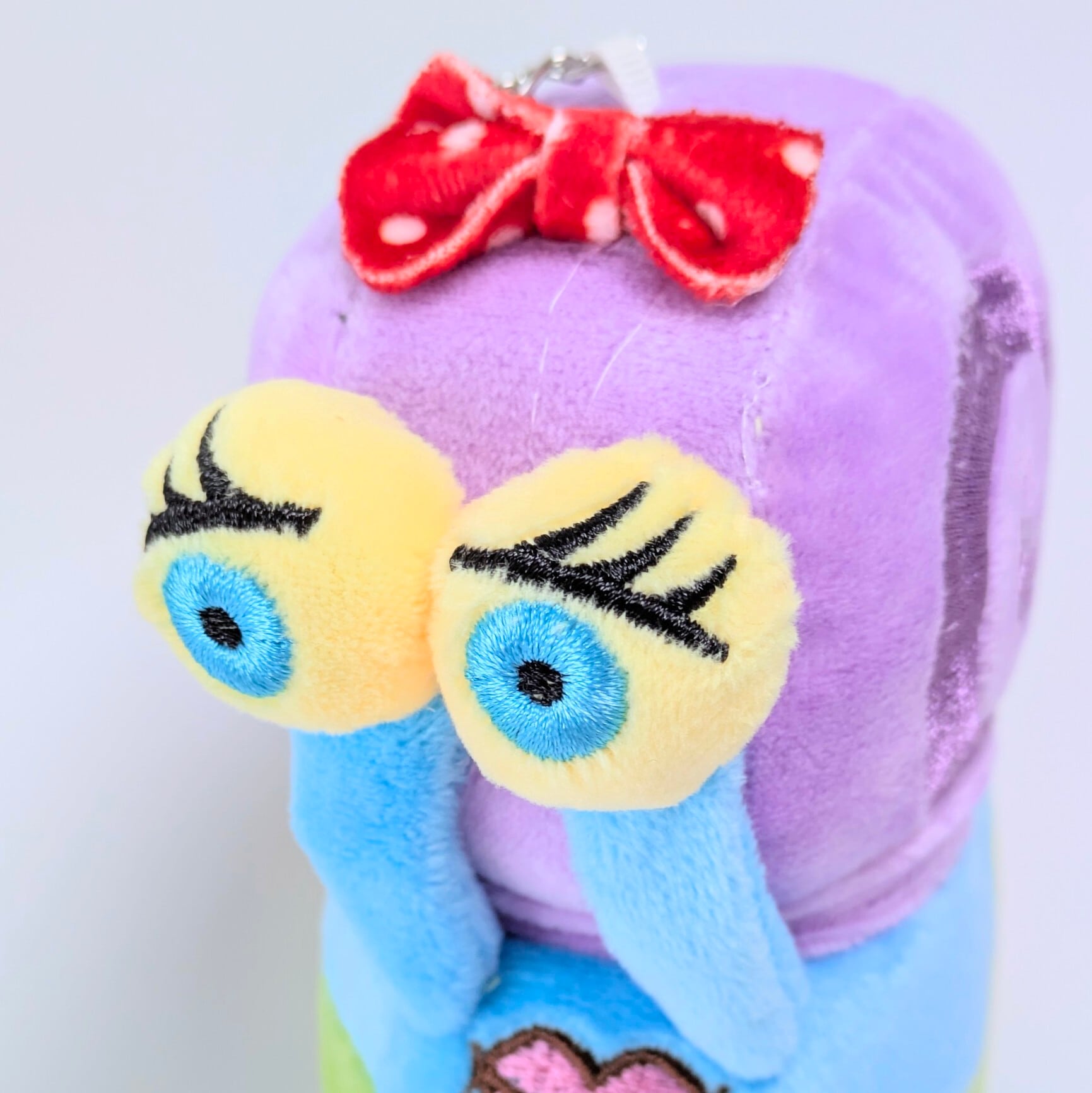 【 SpongeBob SquarePants ( スポンジボブ ) メアリー ( Mary the Snail ) / ぬいぐるみキーホルダー / プラッシュキーホルダー 〚アメリカン雑貨 アメトイ〛