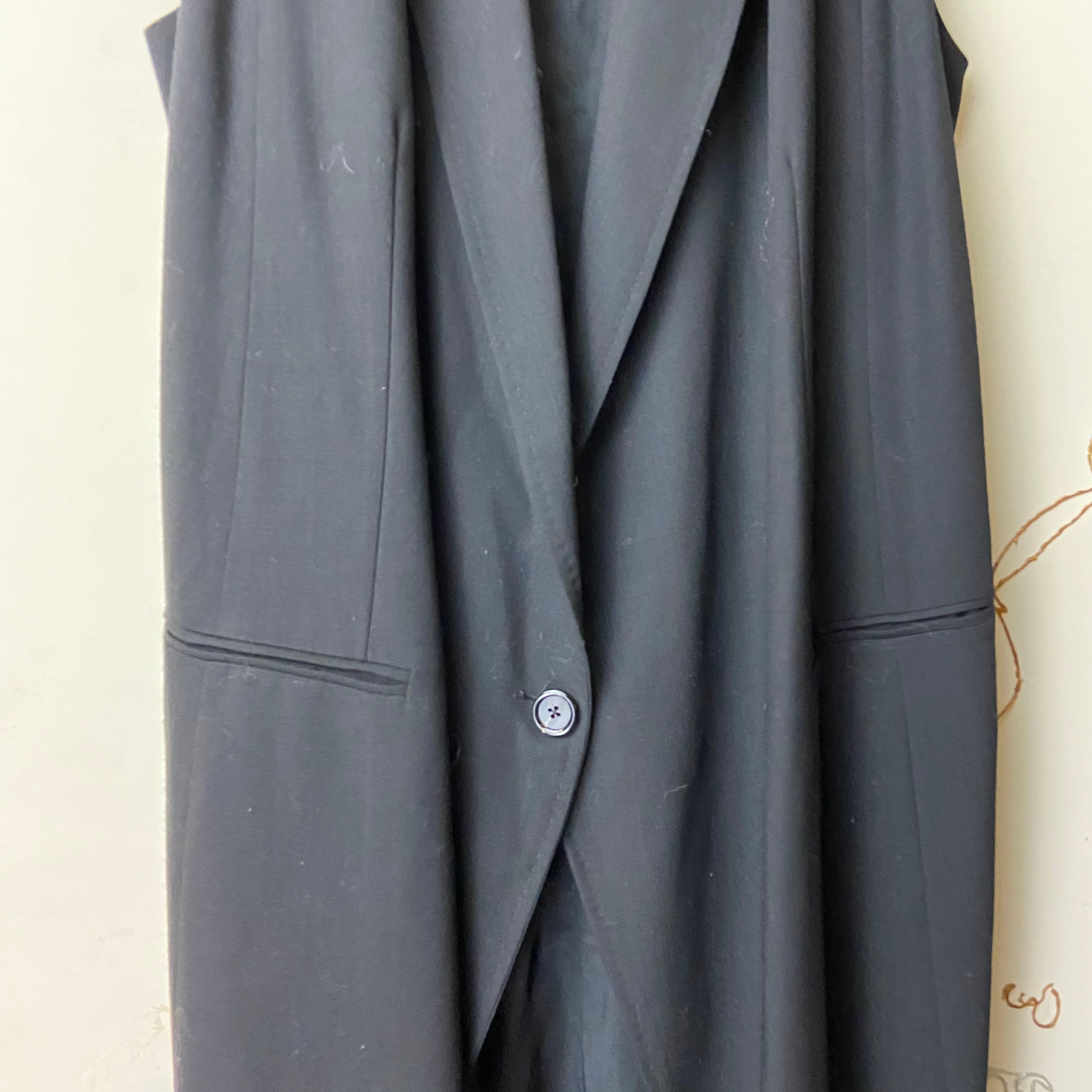 ANN DEMEULEMEESTER no sleeves coat | NOIR ONLINE