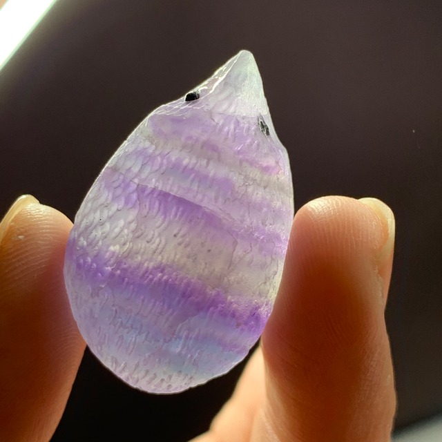 105優しい色合いフローライトハリネズミさん