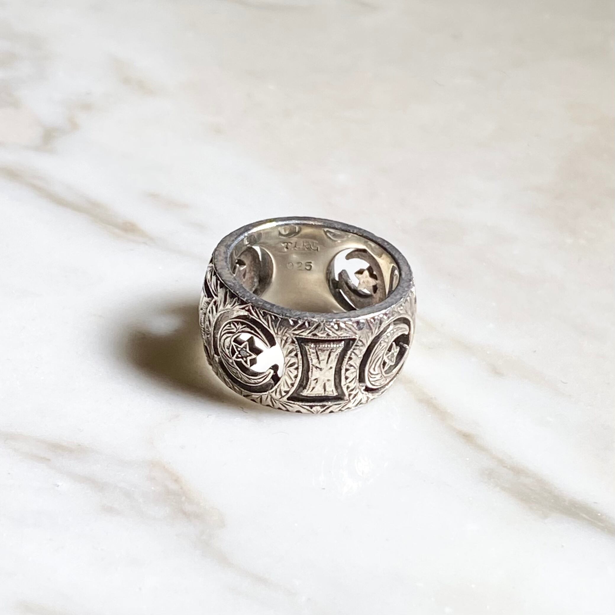 LOREE RODKIN silver crescent moon band ring | NOIR ONLINE powered by BASE