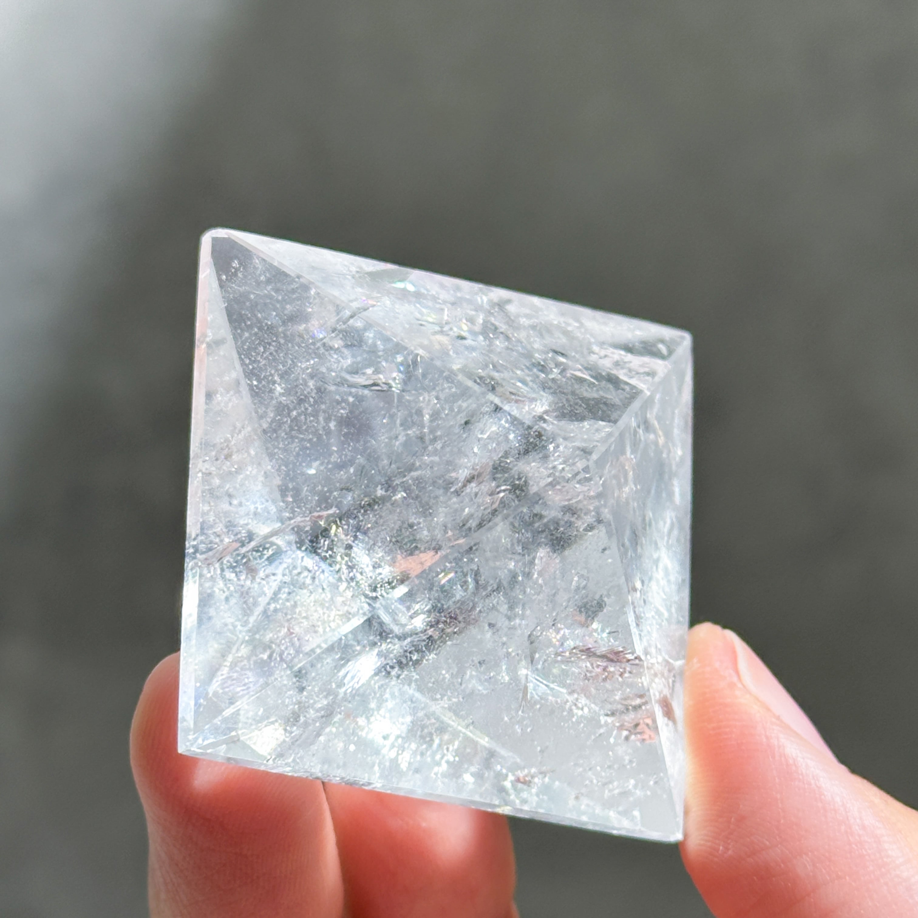 虹◎ミナスジェライス産クリアクォーツ 正八面体02◇ Clear