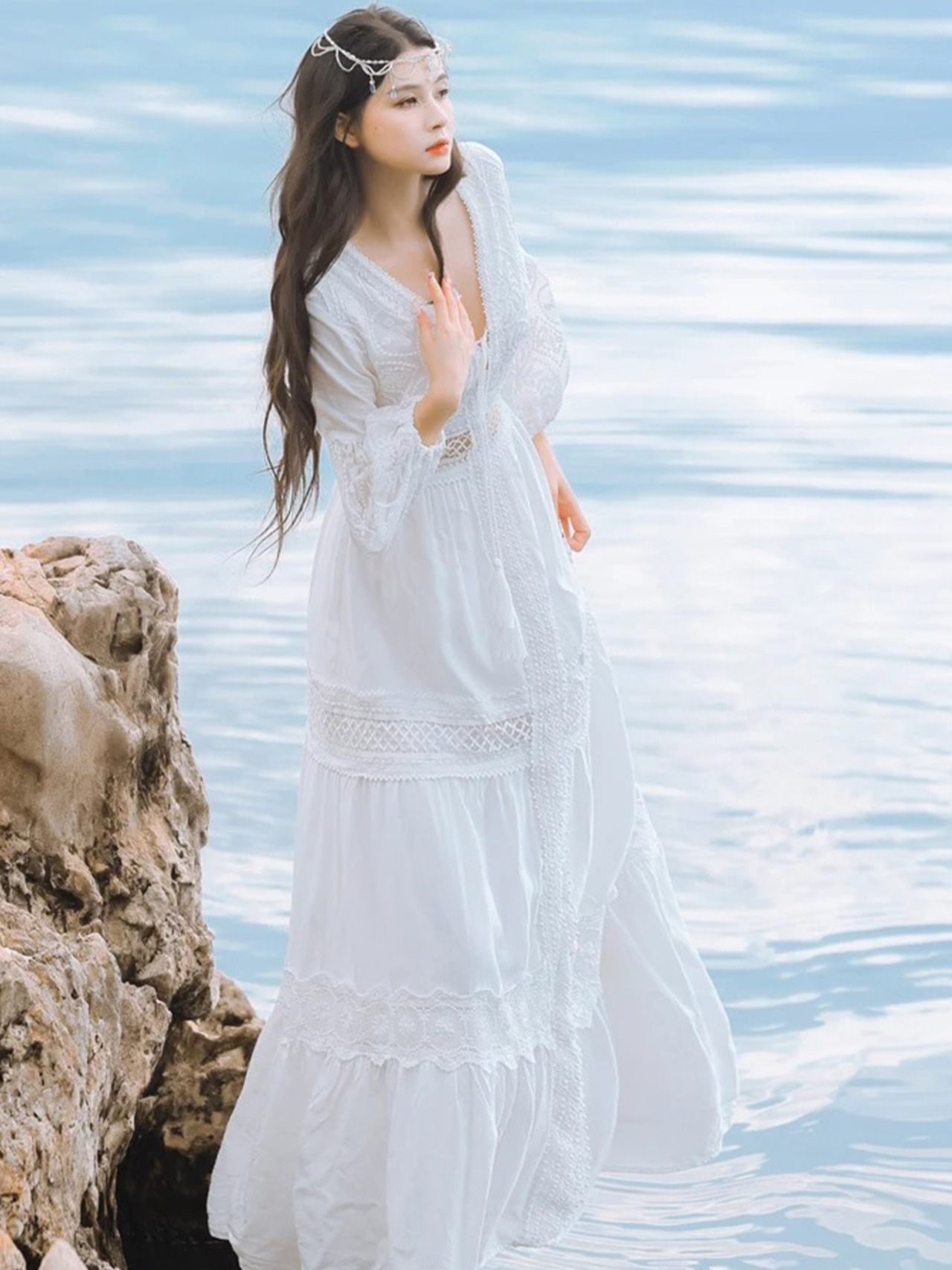 【0171】 V-neck Ethnic Long Sleeve Dress