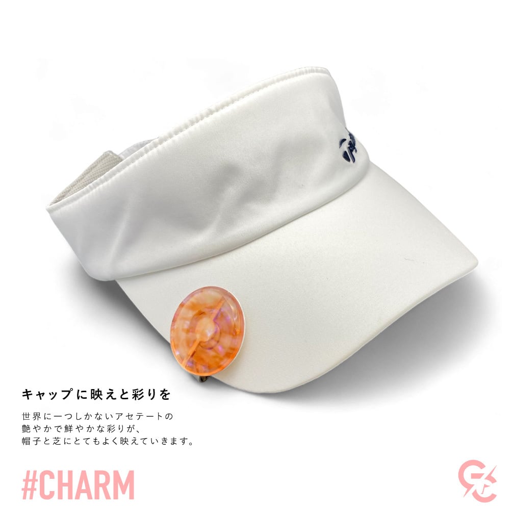 ＃CHARM / モデル名：ソラ（スカイブルー）/帽子と芝に映えるアセテートマーカー