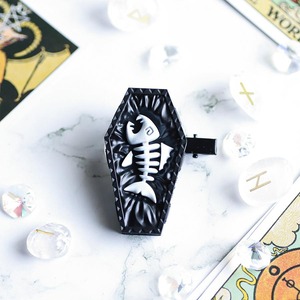 FISH COFFIN HAIR PIN【魚の眠る棺ヘアピン】