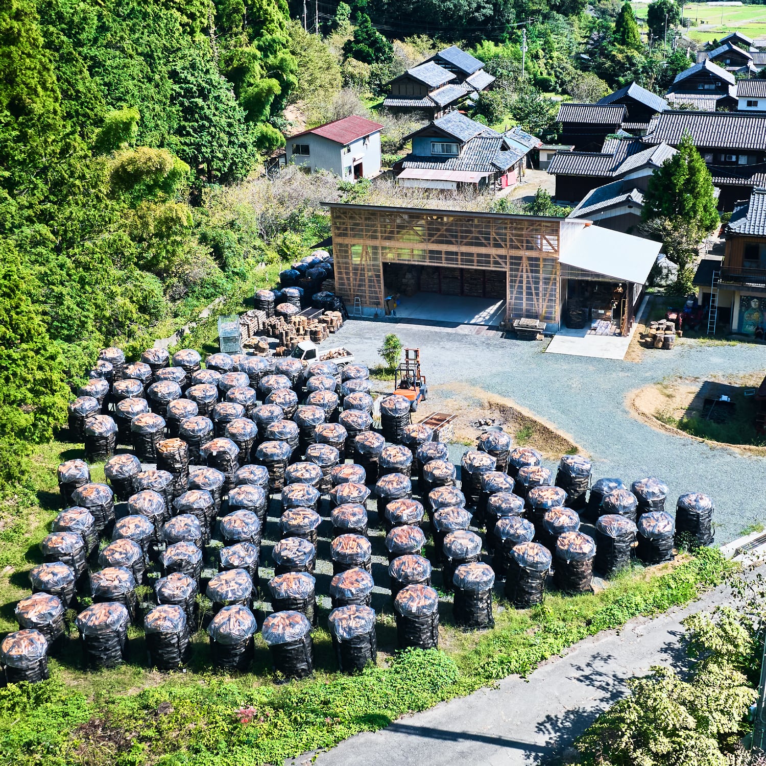 20kg］広葉樹のコロ薪（30cm以下：大割り・中割り）※含水率20％以下