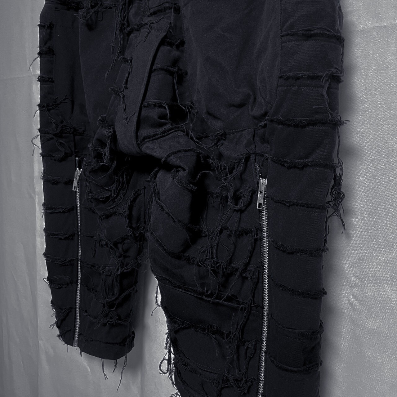 UNFINISHEDクラストボンテージパンツ