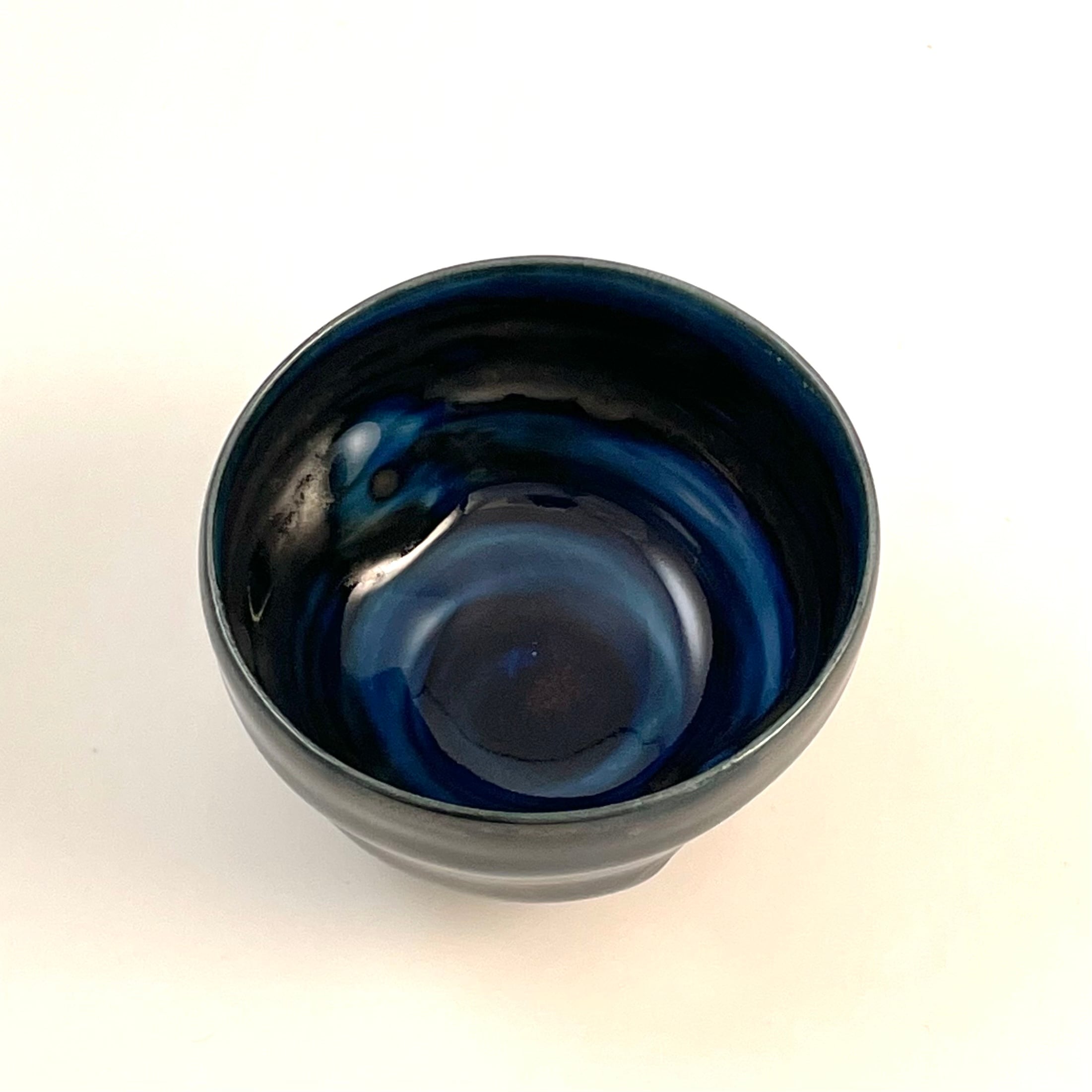 波佐見焼：日本酒ののみくちを追求した天目釉ぐいのみ | 波佐見焼 福春