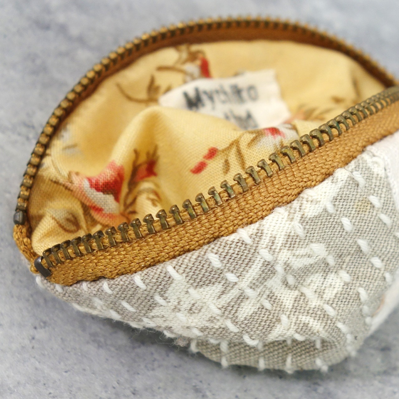 shell pouch calm beige