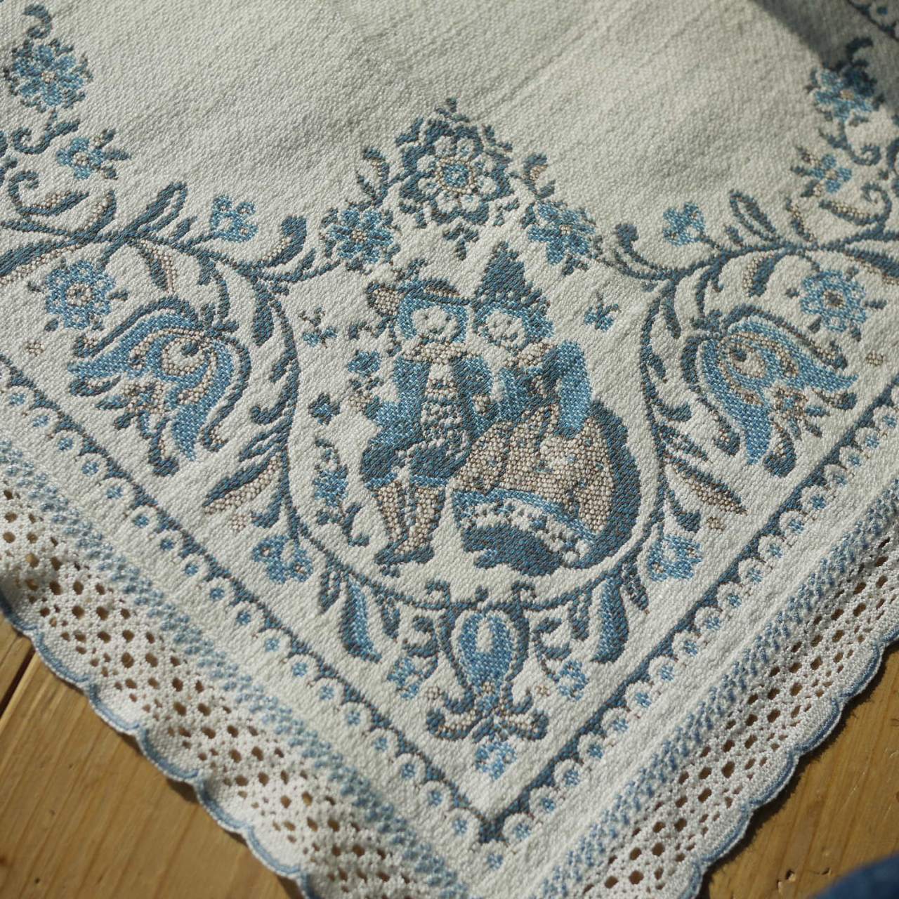 織物テーブルマット チロリアン フォークロア オーストリア