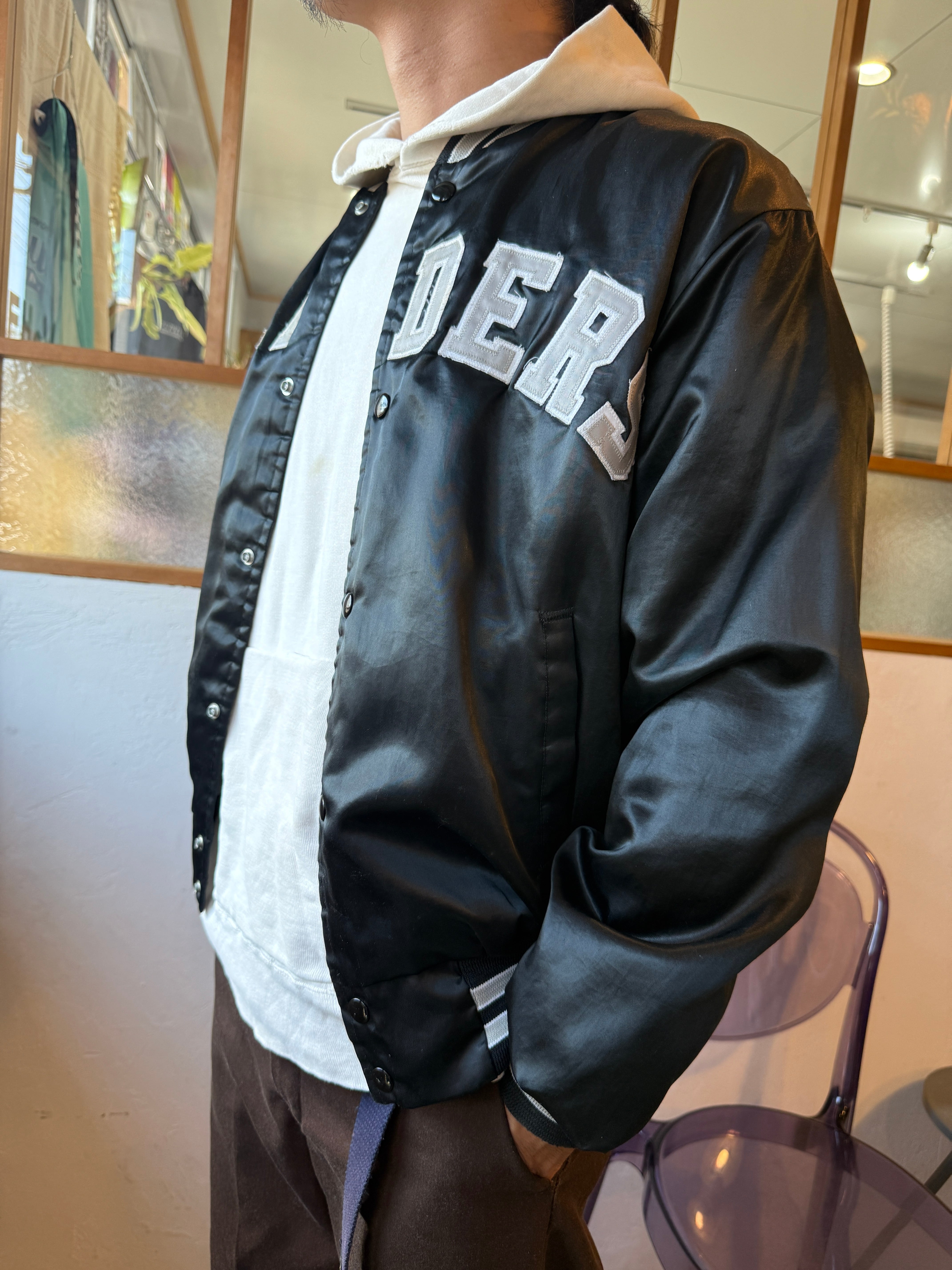 USA製 RAIDERS Chalk Line スタジャン Mサイズ USA製 RAIDERS Chalk Line スタジャン Mサイズ 一 番 安い 通販