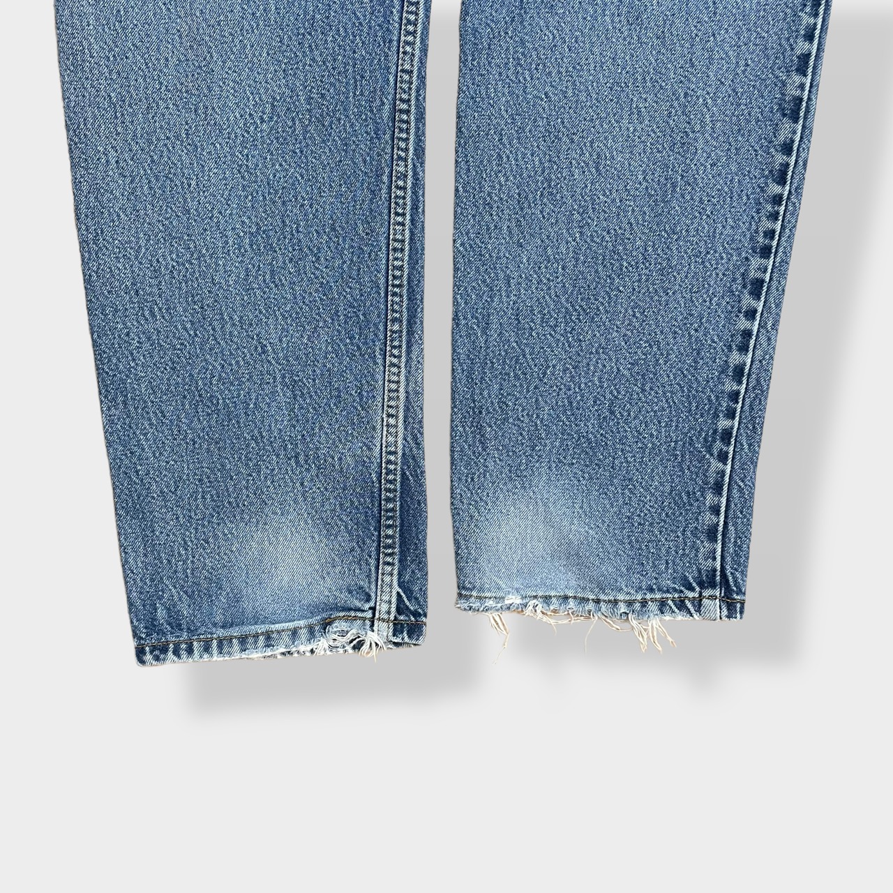 【LEVI'S】550 ジーンズ デニム ジーパン ワイドテーパード ジッパーフライ W36 L34 リーバイス ルーズ ダボパン ダメージ ジーンズ RELAXED FIT レソト製 US古着