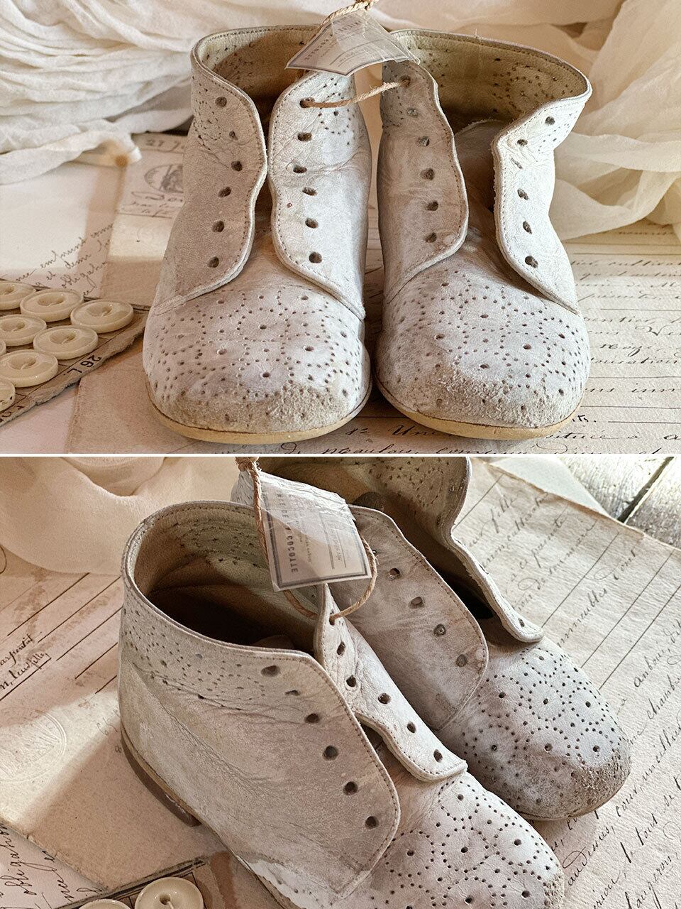 アンティーク　白い革のベビーシューズ ベビーシューズ 子供靴 ホワイトペイント | Brocante de La Cocotte