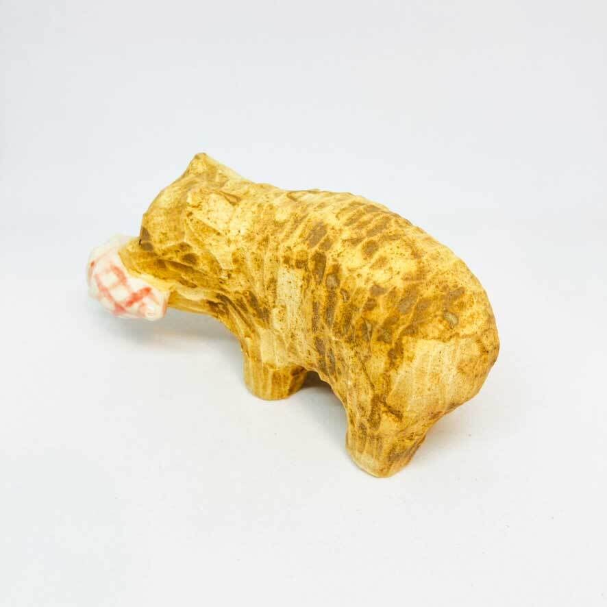 木彫り熊(クレープ)の置き物 / すずきたまみ / 陶芸作品